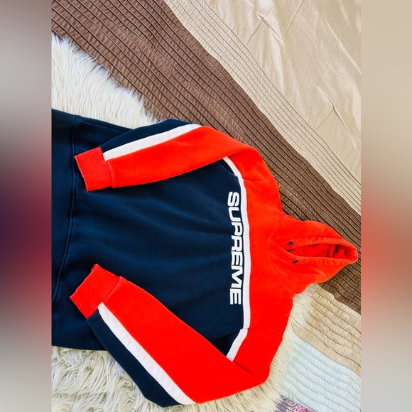 Hoodies and crew neck for sale. - Picture 12 of 16